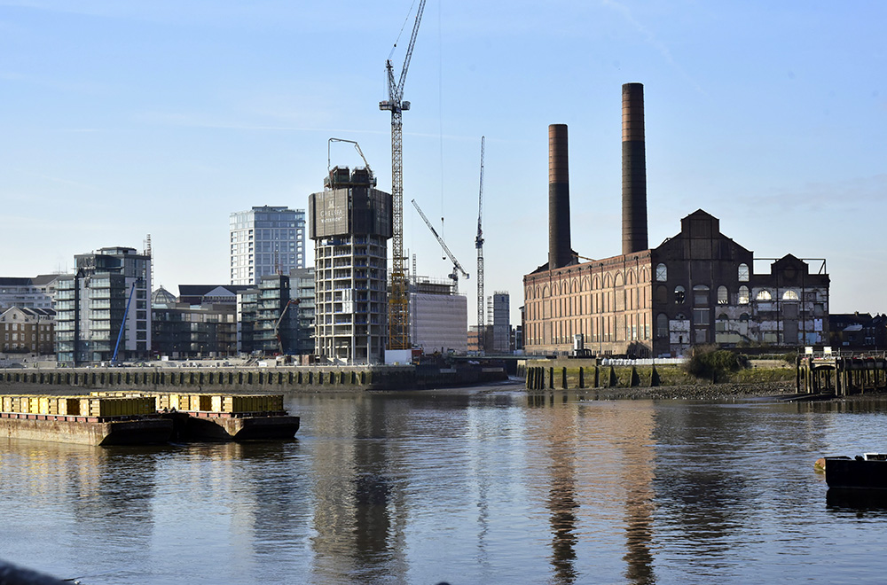 Redevelopment of an old industrial site on the bank of the River Thames.
